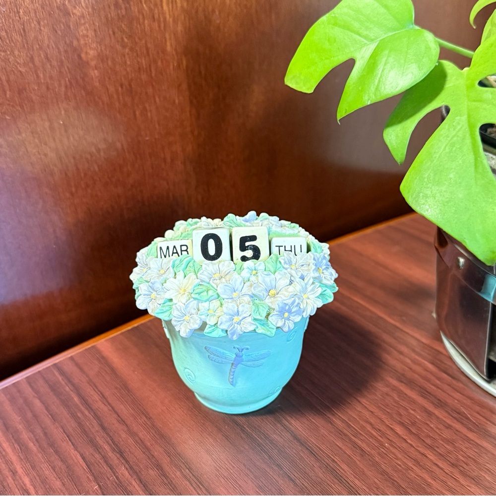 Vintage Russ Handpainted Ceramic Mini Calendar Flower  Pot, Cottage/Farm/Garden